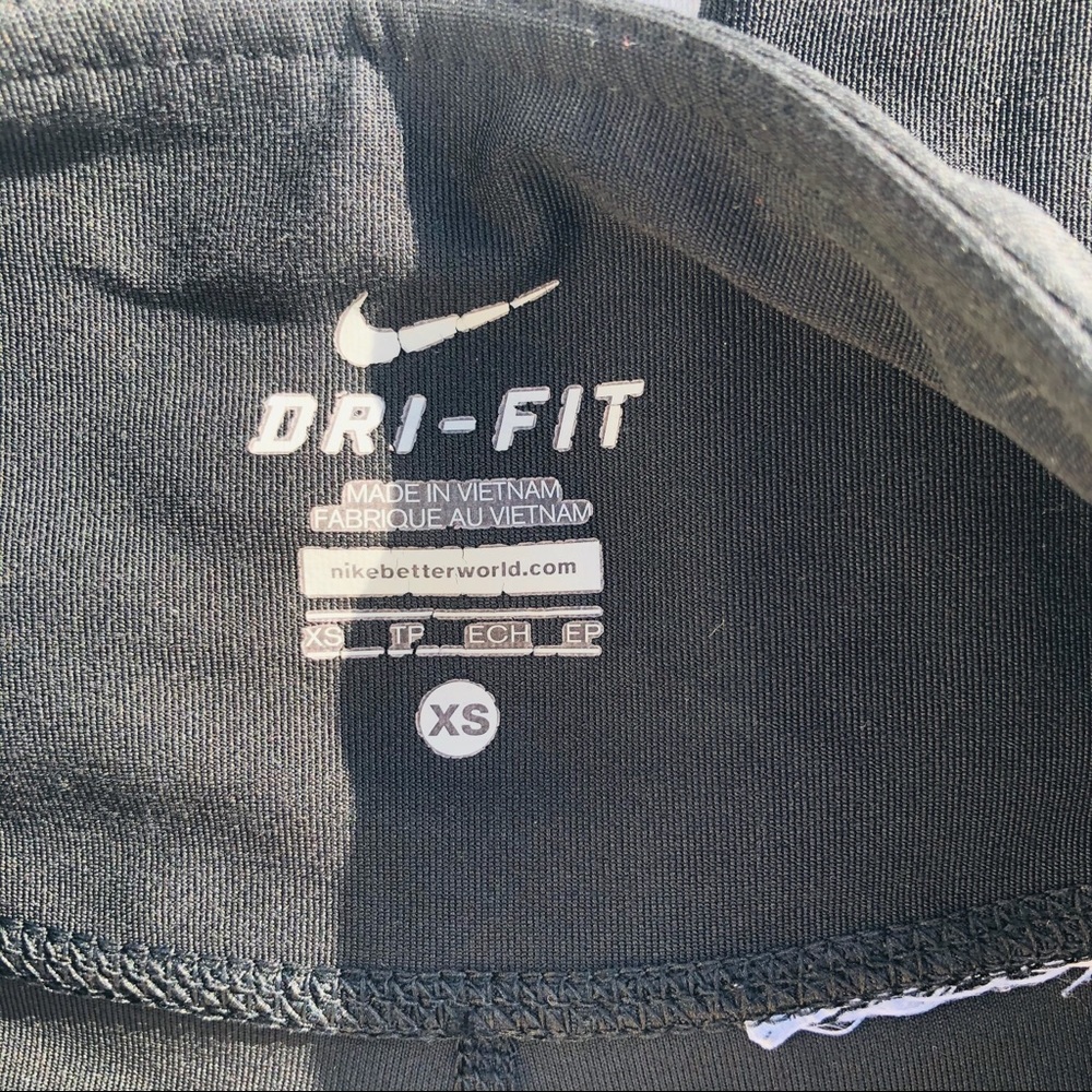 Black Women's Nike Crop Pants Size X-Small - Picture 4 of 4